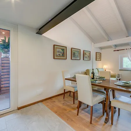 Apartman Residenza La Lanterna Pool And Relax - Happy